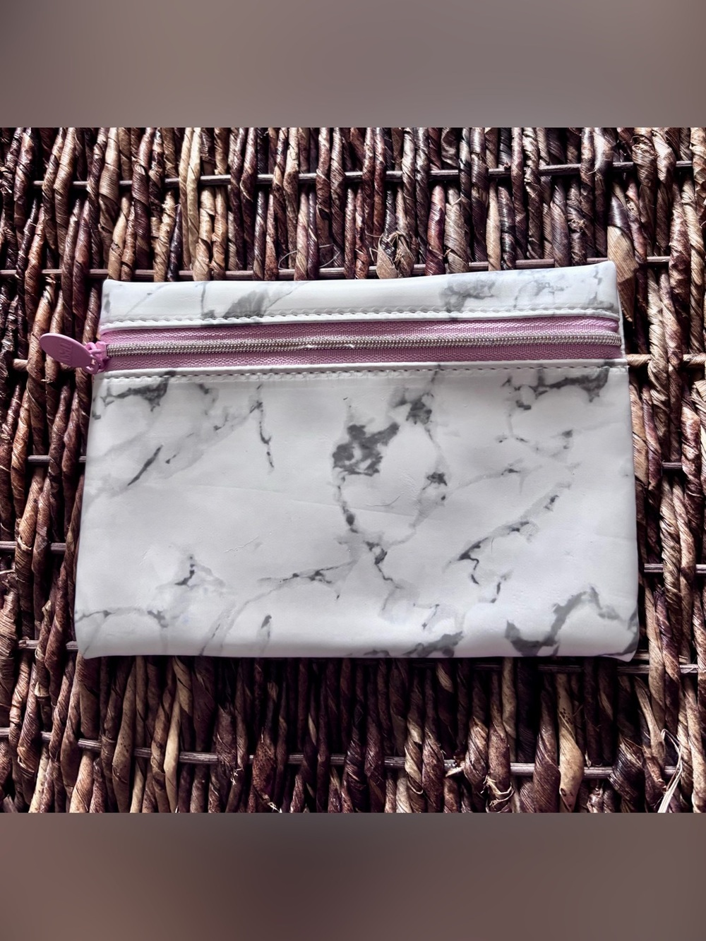 IPSY Glam Bag Makeup Cosmetic Bag Pouch White Marble NWOT